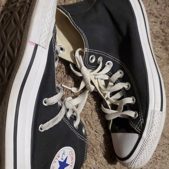 converses - Picture 2 of 2